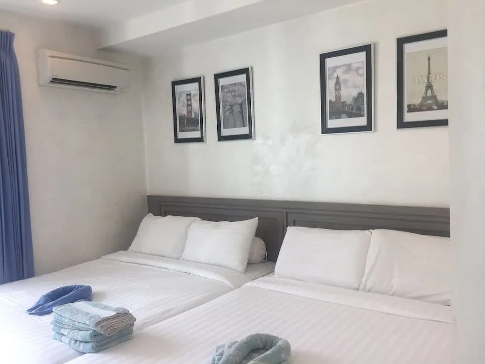 The Che Pool Access Beachfront Condo by Away - photo 4