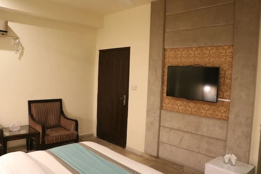 Van Xuan Hotel - photo 18