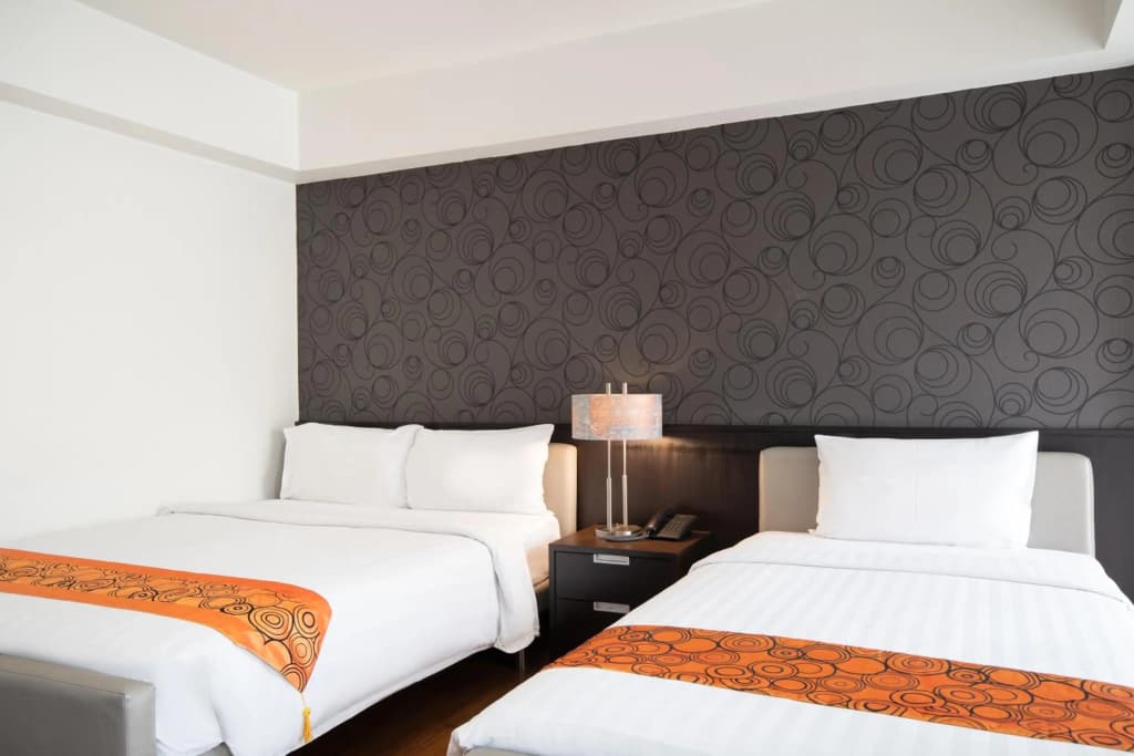 Lily Hotel Bangkok - photo 4