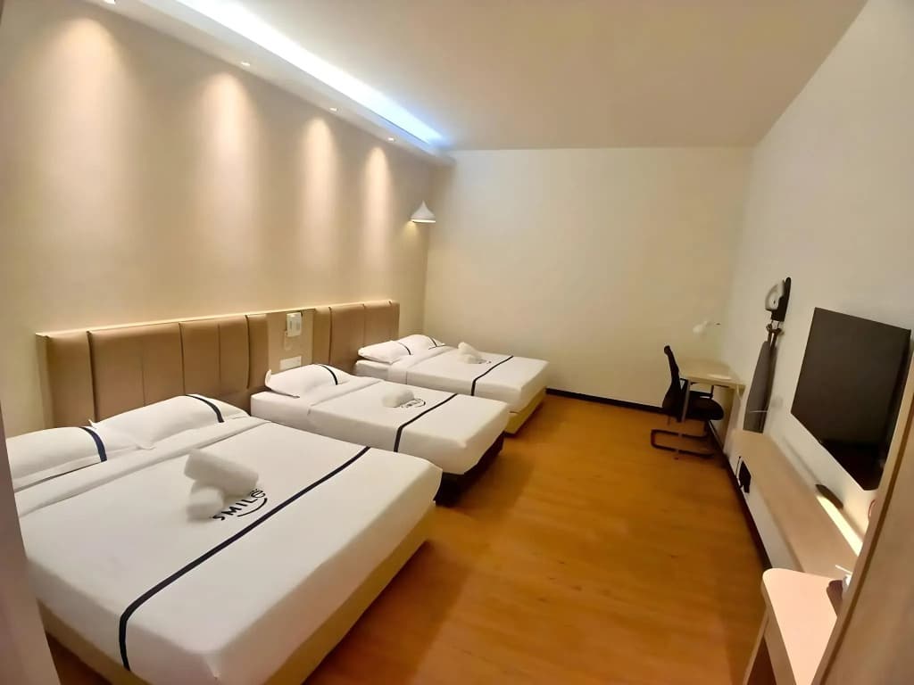 Top Holiday Hotel @ The Mines Seri Kembangan - photo 16