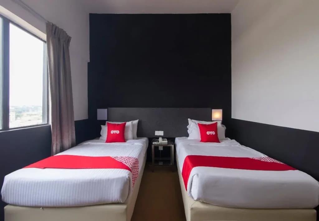 OYO Capital O 89357 Unicorn Hotel - photo 5