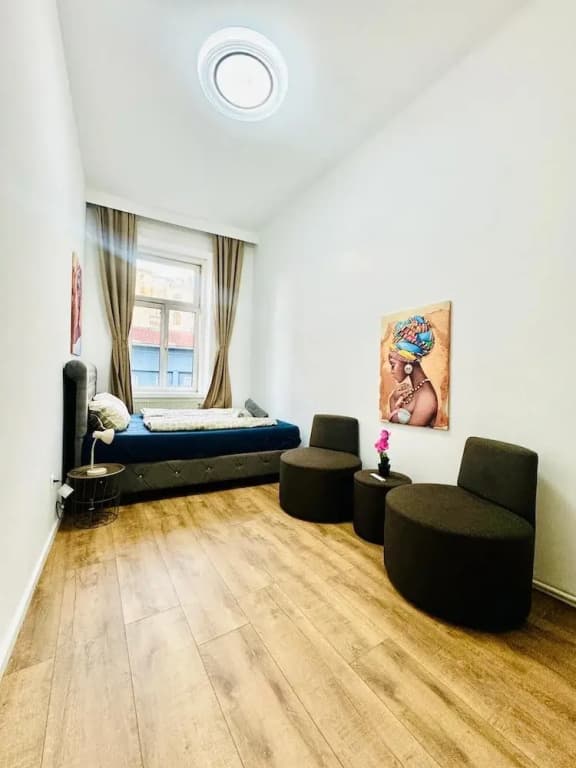 Stylish 9BR Apartment for 18 Guests - photo 34