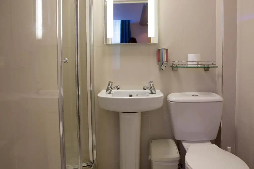Westpoint Hotel - photo 8