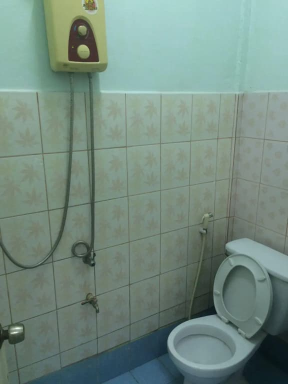 Supreeya Guesthouse - Hostel - photo 8