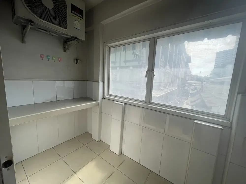 OYO 75494 President Apartment - photo 8