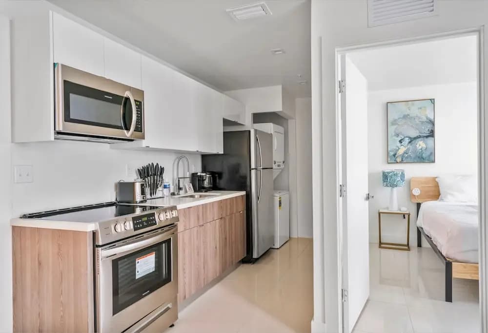 Miami Suite 303 - photo 6