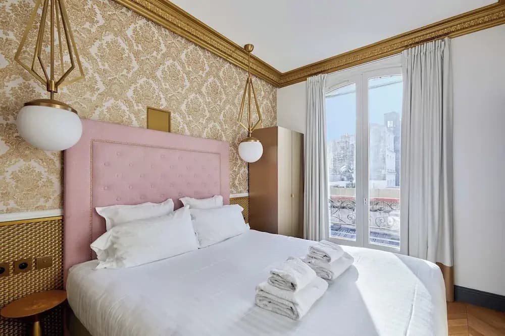 Superb AC- 1bdr Ave Montaigne - Arc de Triomphe by Studio Prestige - photo 1