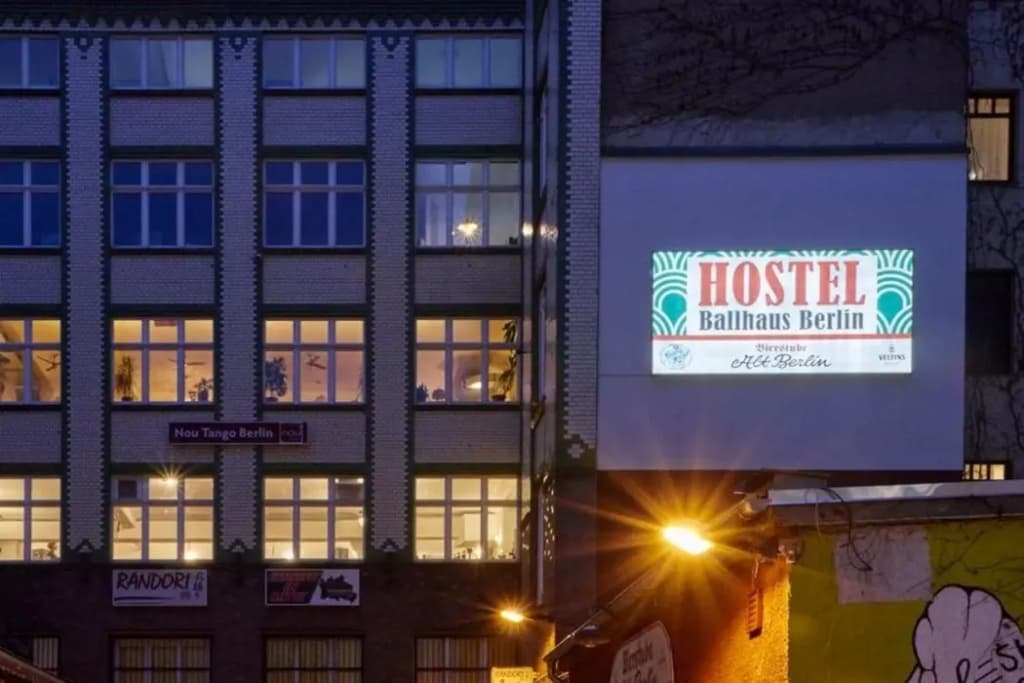 Ballhaus Berlin Hostel - photo 3