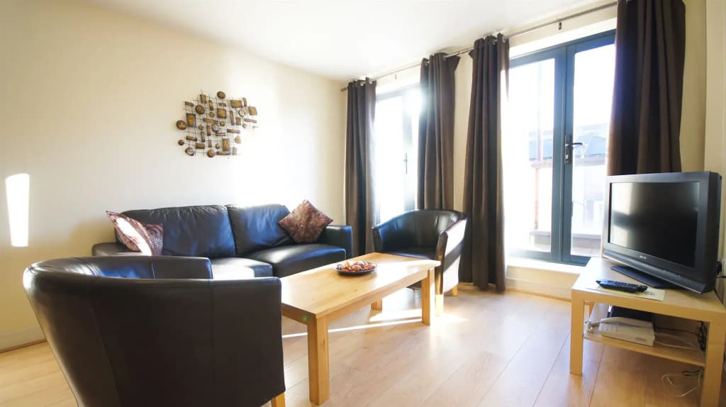 Crompton Court - photo 4