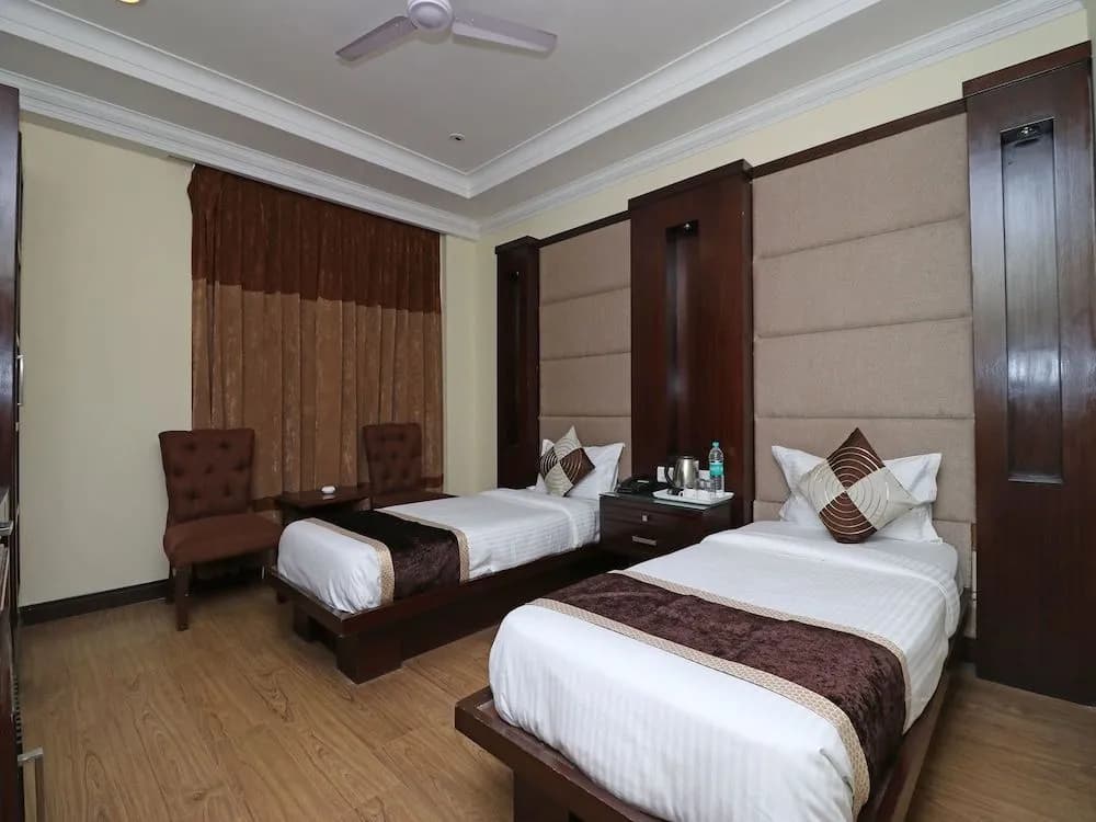 OYO 12532 Imperial Inn - photo 6