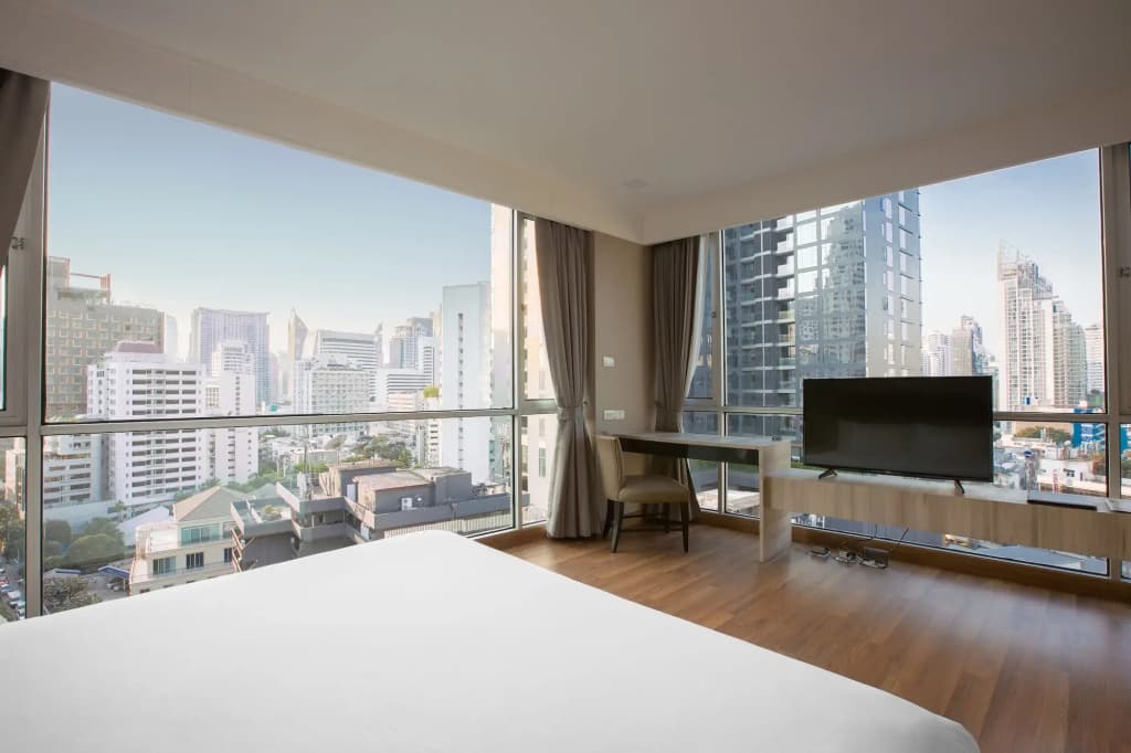 Adelphi Suites Bangkok - photo 8