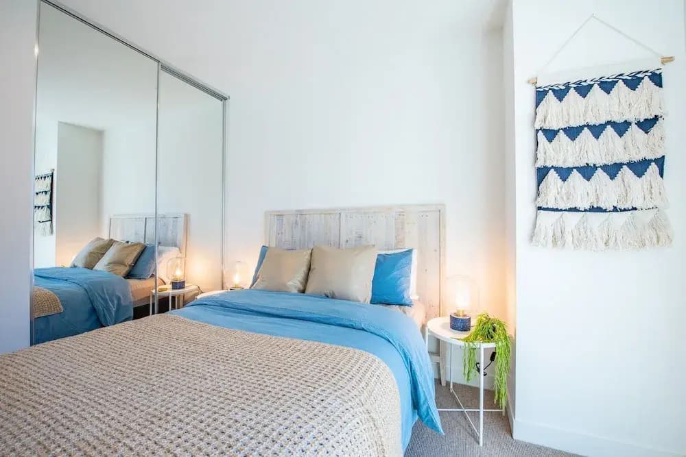 Stylish city views CBD 2 bed 2 bath - photo 5