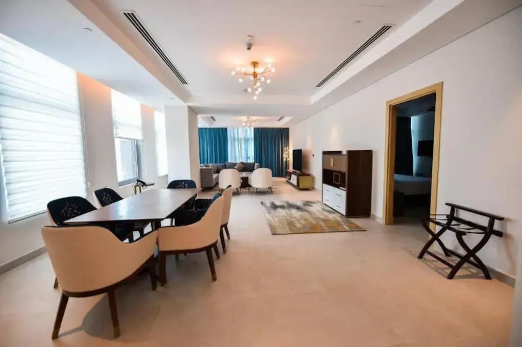 Waterfront Hotel and Apartment - photo 6