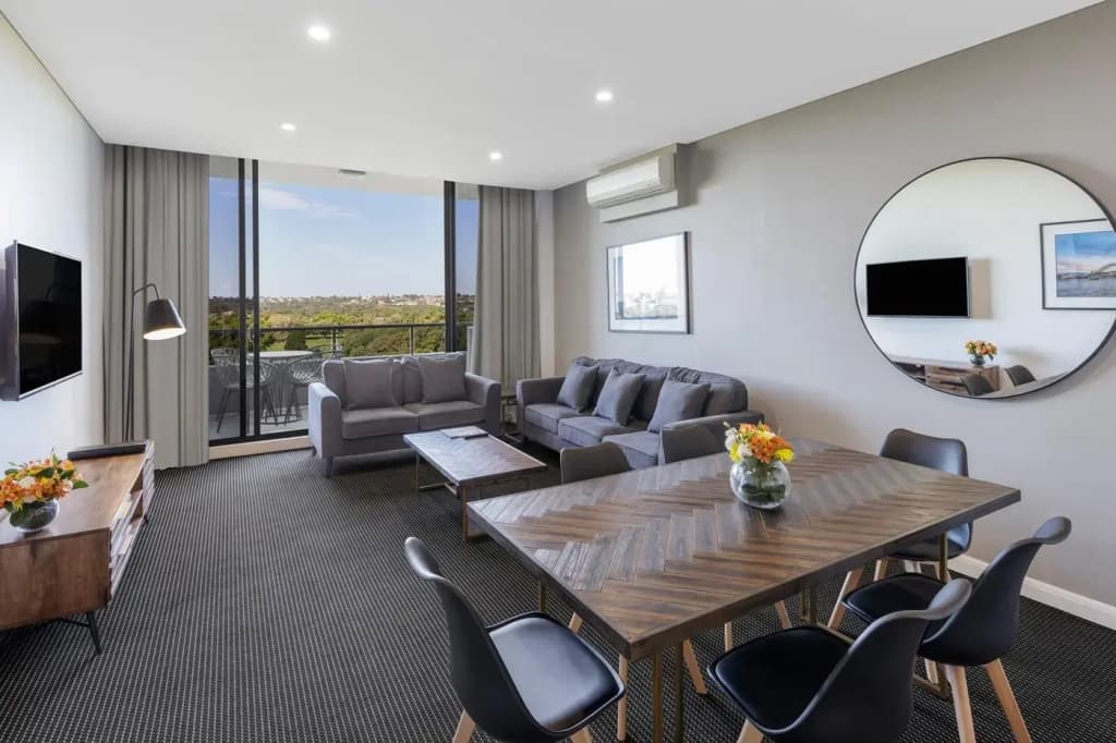 Meriton Suites Waterloo - photo 2