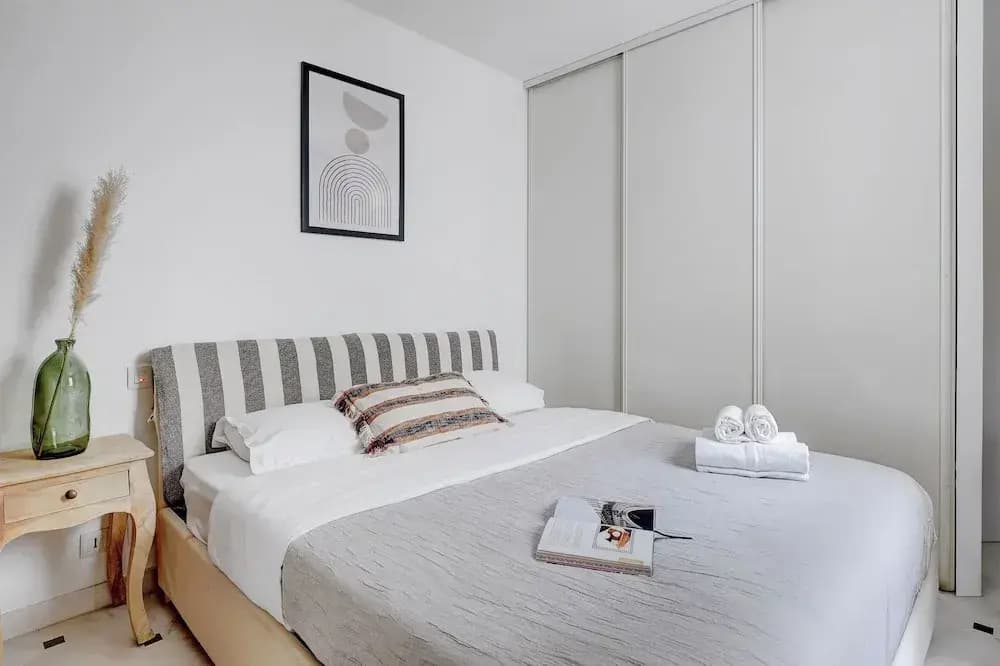 Stylish 2BR for 6 by Champs-Elysees - photo 4