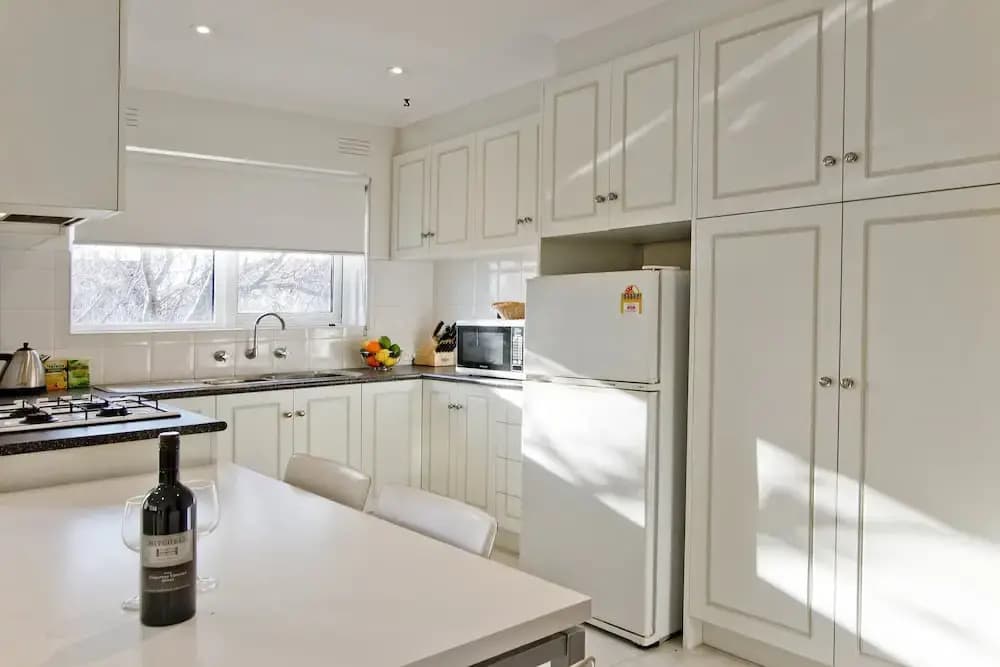Elwood Seaside 2 Bed Retreat - photo 16