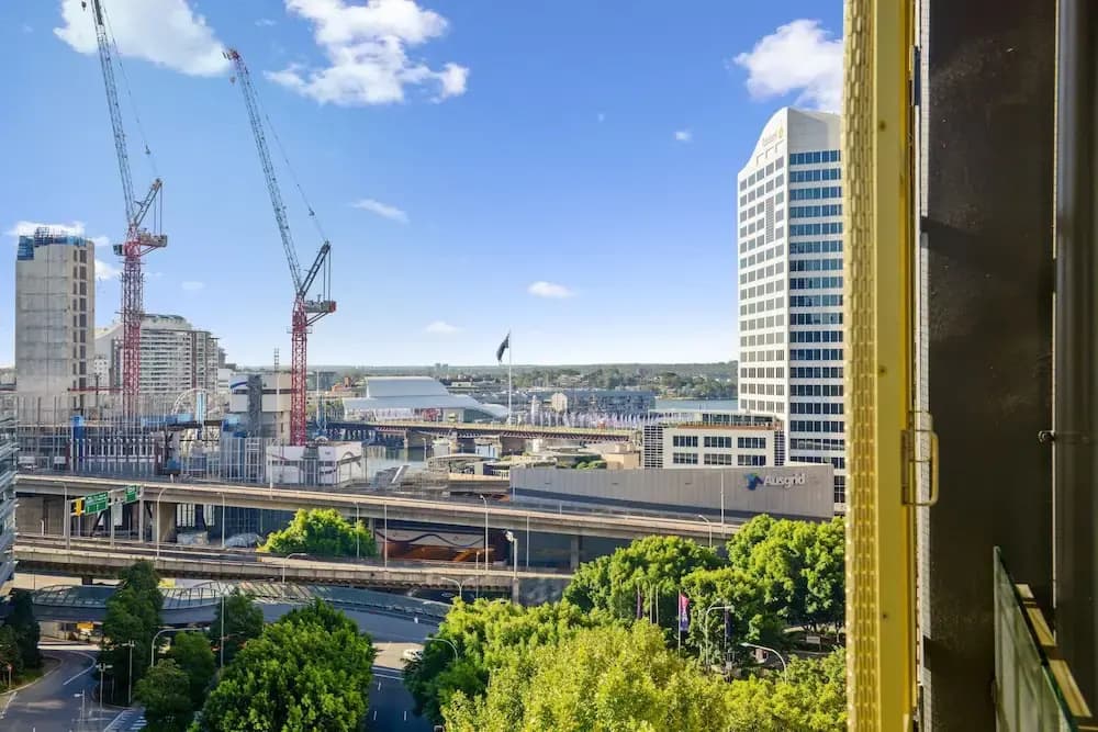 Full Darling Harbour View Luxury 2 Bedroom Apartment - photo 9