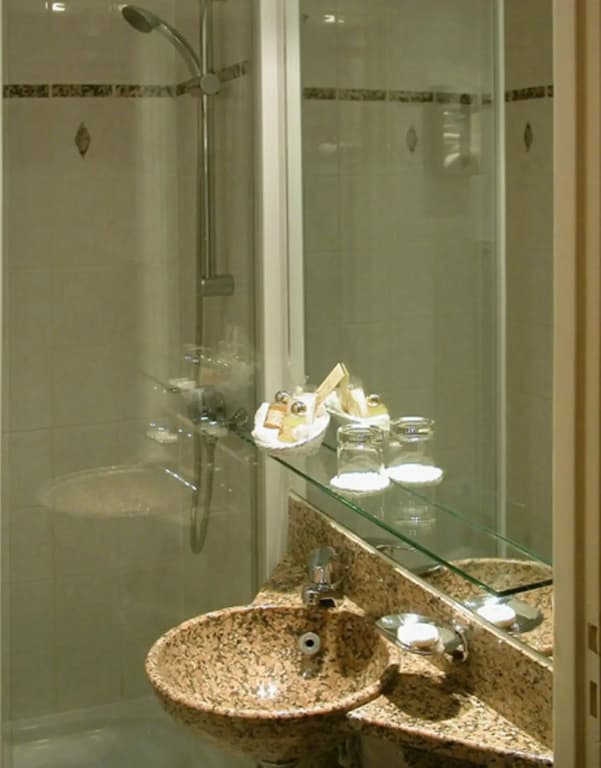Hôtel Gavarni - photo 16