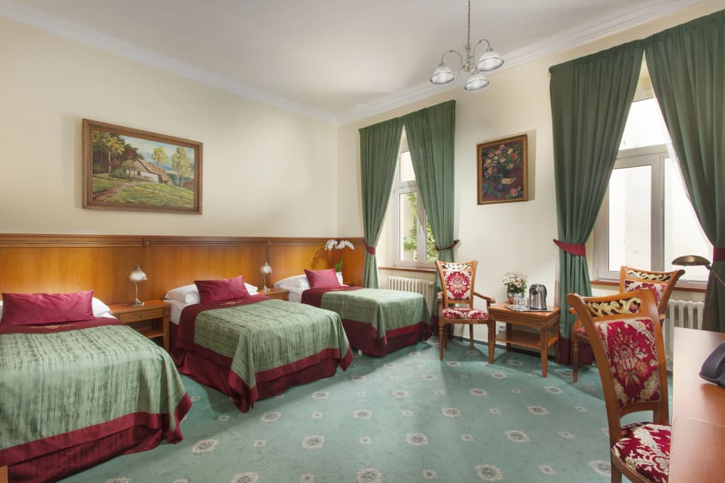 Green Garden Hotel - photo 3