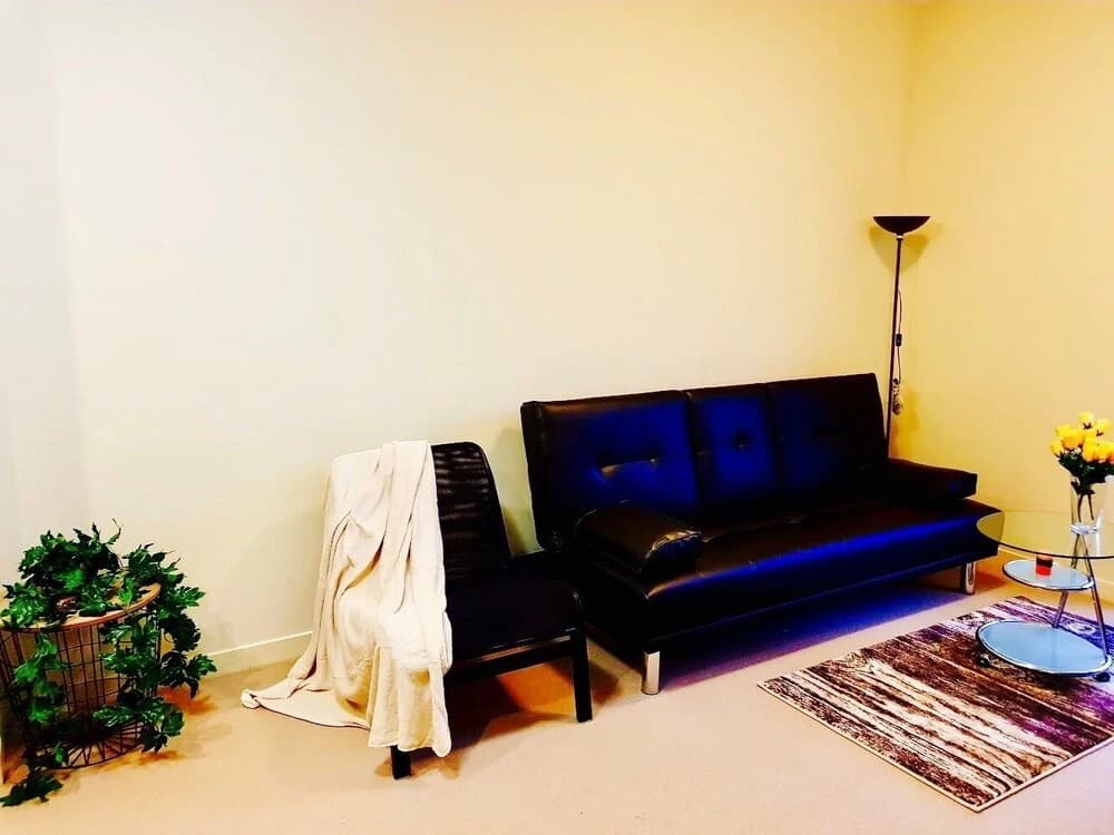 568 Collins Tower - photo 2