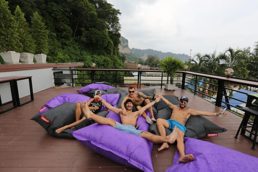 Balcony Party Hostel Beachfront - Adults Only - photo 19