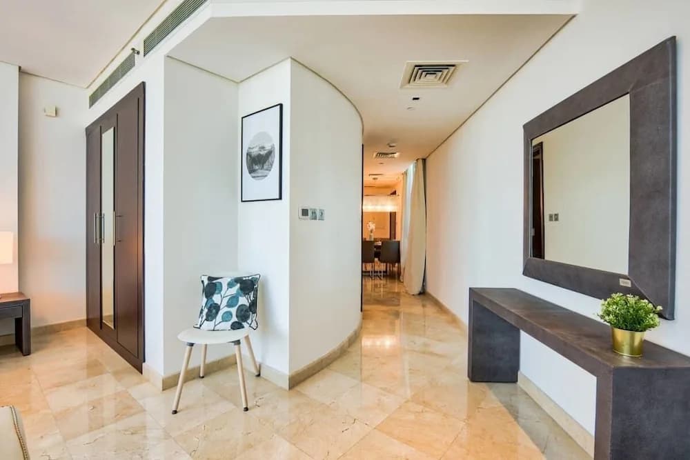 Luxury Apartment Steps Away From Everything - photo 9