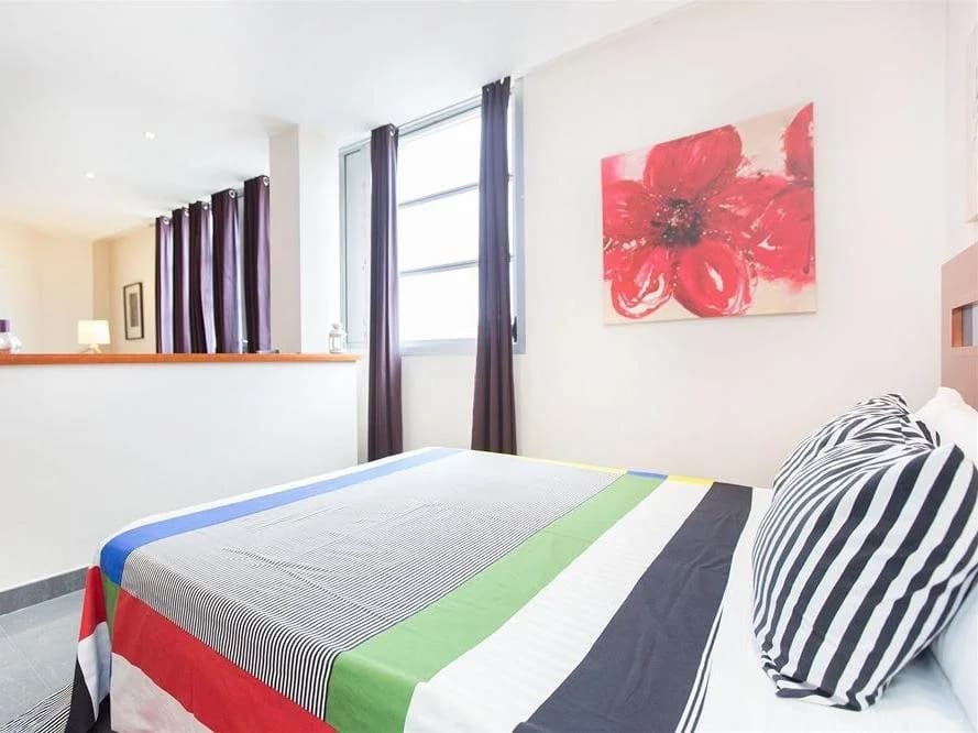 Universitat Suites - photo 17