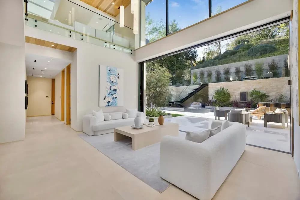 Hutton Villa - 5-bedroom Retreat in Iconic Beverly Hills Oasis - photo 8