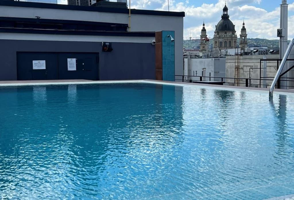Luxury 5 Star Studio in the City Center with Pool - photo 12