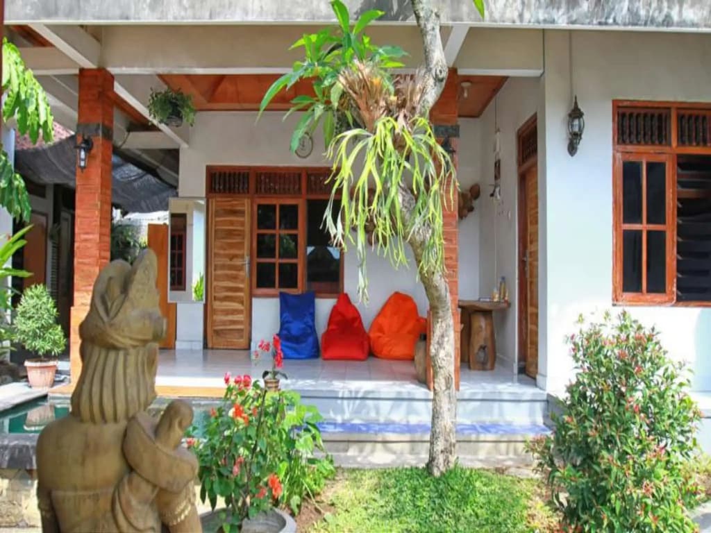 Halaman Depan Hostel - photo 5