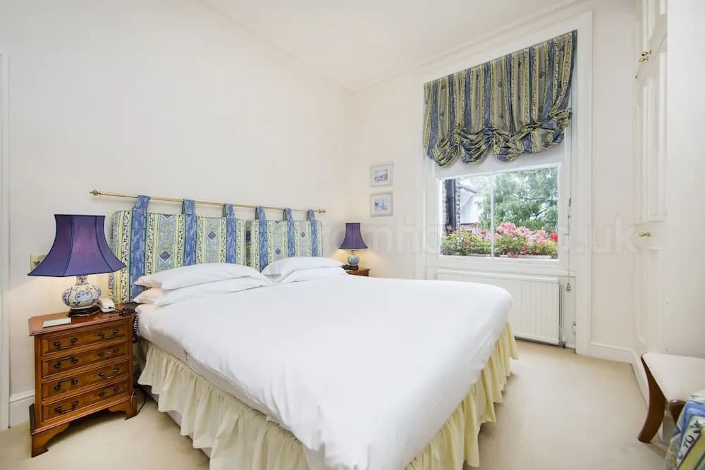 Brunswick Gardens - Cosy Apartment in a Cherry Tree Lined Street- Notting Hill - photo 5