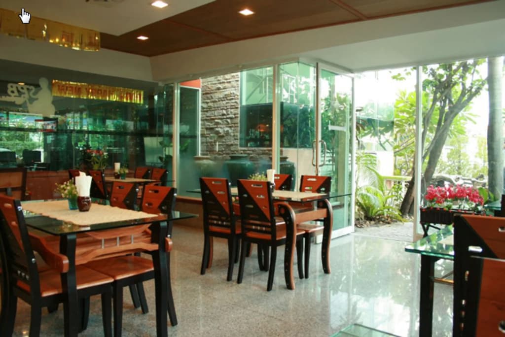 L-Seven Hotel - photo 16