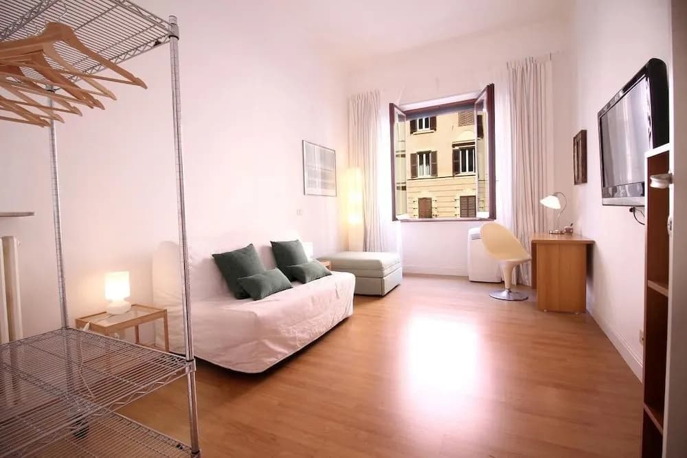 Spacious Apt Steps away from the Vatican - photo 2