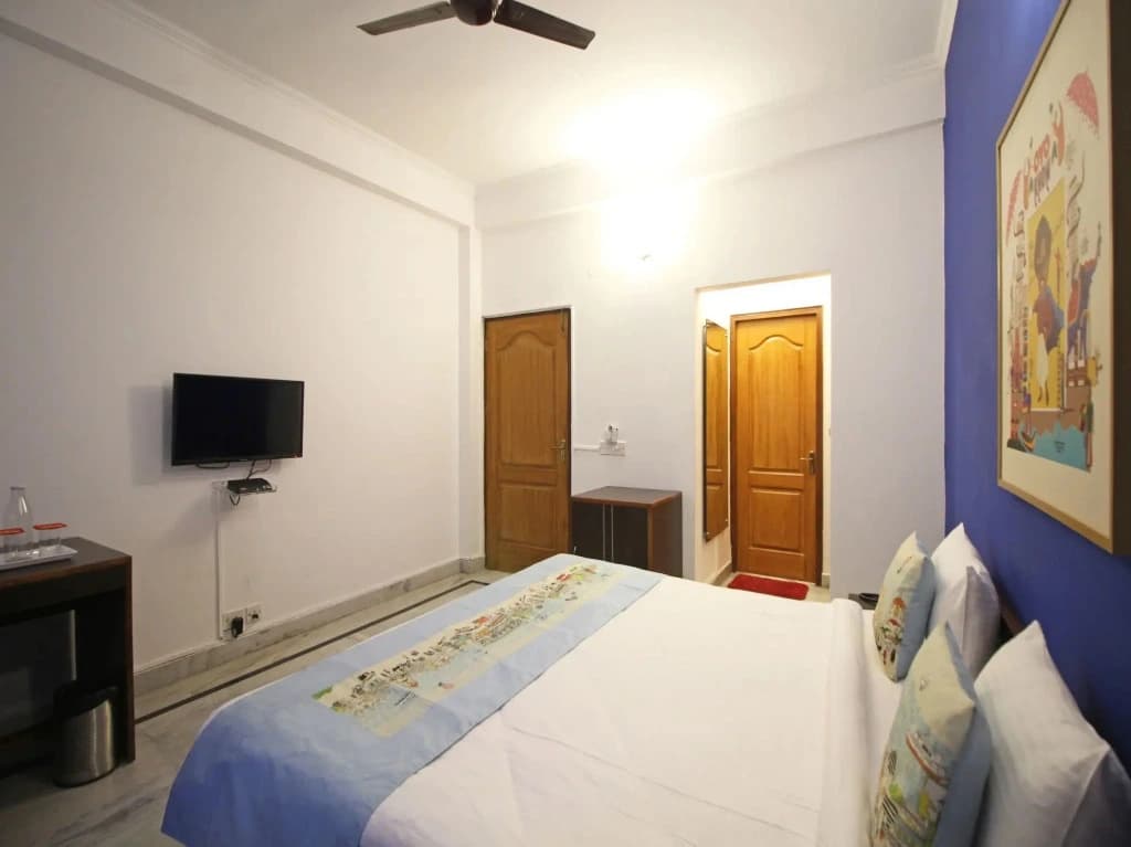 OYO Flagship 592 Hauz Khas Village - photo 2