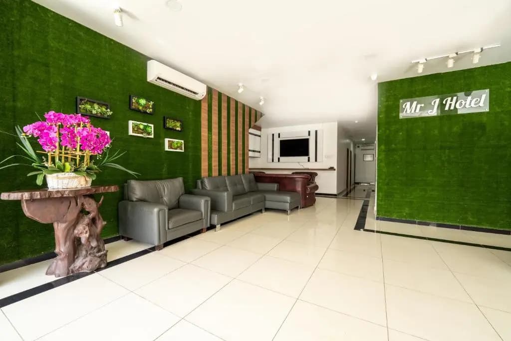 Mary J Hotel Family 10 pax room - photo 10