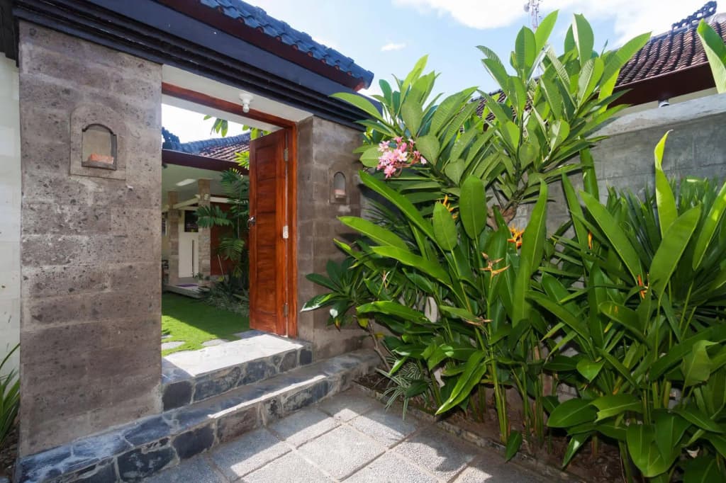 ZEN Rooms Sanur Blanjong Sekawaru - photo 11