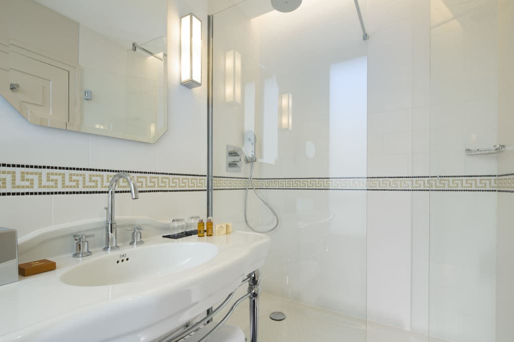 Le Tsuba Hotel - photo 9