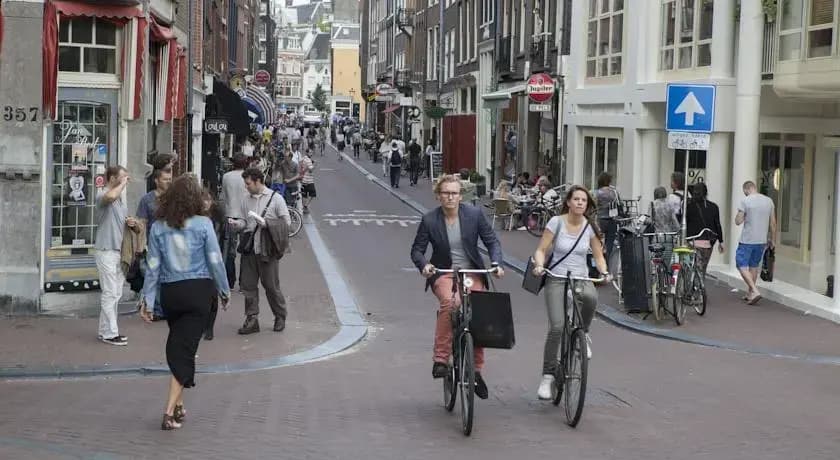Amsterdam Center Lounge - photo 8