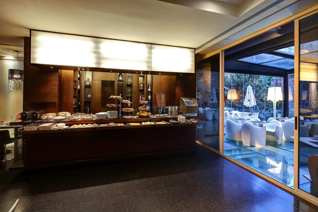 Olivia Plaza Hotel - photo 20