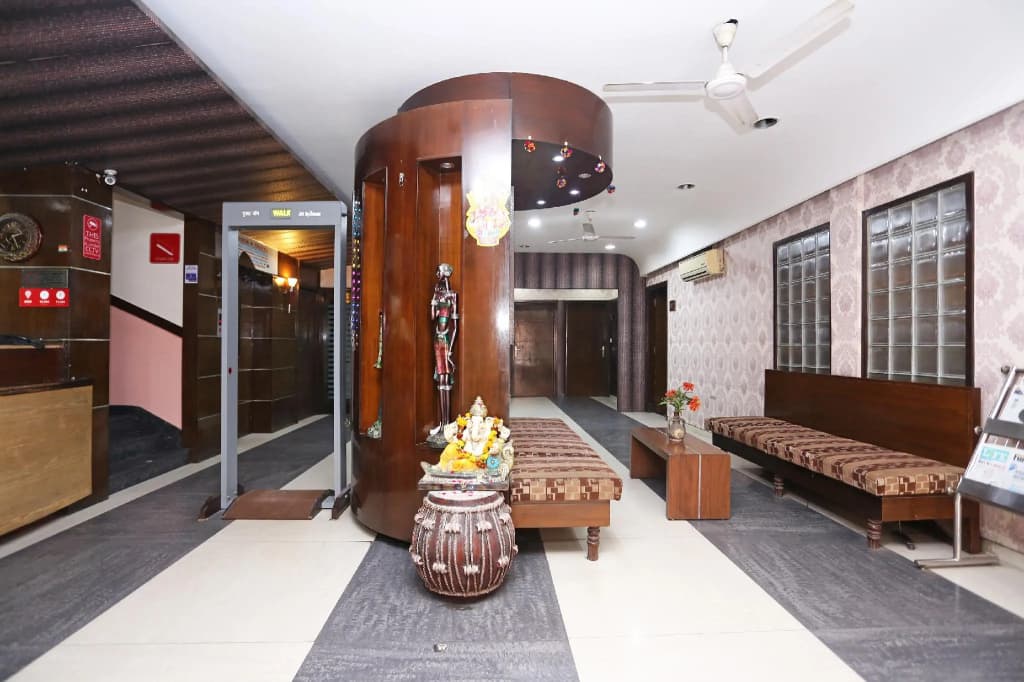 OYO 1824 Hotel Grand Peepal - photo 2
