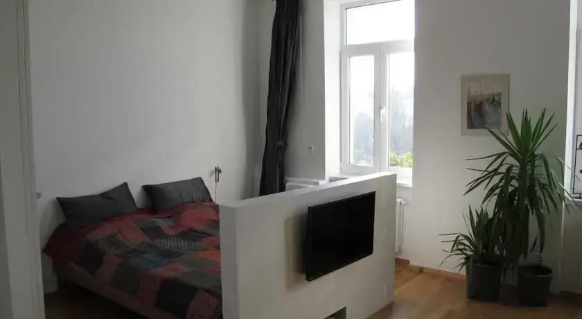 Zentral mit Blick auf Donaukanal - photo 3