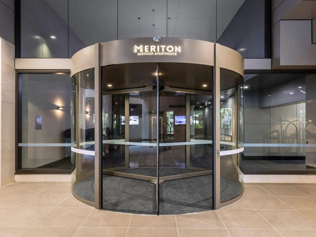 Meriton Suites Chatswood - photo 1