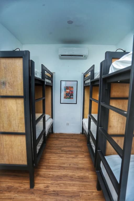 The Bedpackers Hostel - photo 9