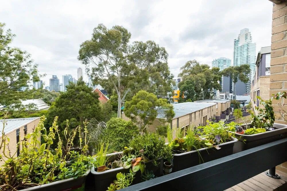 ISAAC, 1BDR South Melbourne Apartment - photo 7