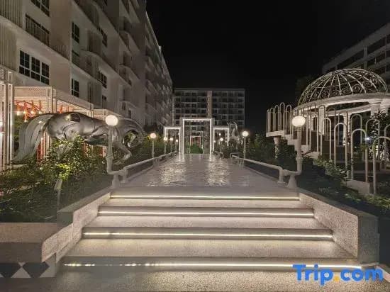 The Stallionz Signature Suites by IWH Suites - photo 10