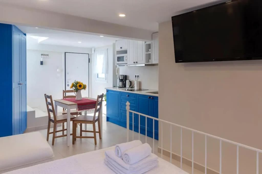 BLUE and WHITE apartment vipgreece - photo 5
