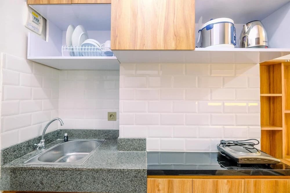 Modern And Comfy Studio At Transpark Cibubur Apartment - photo 17