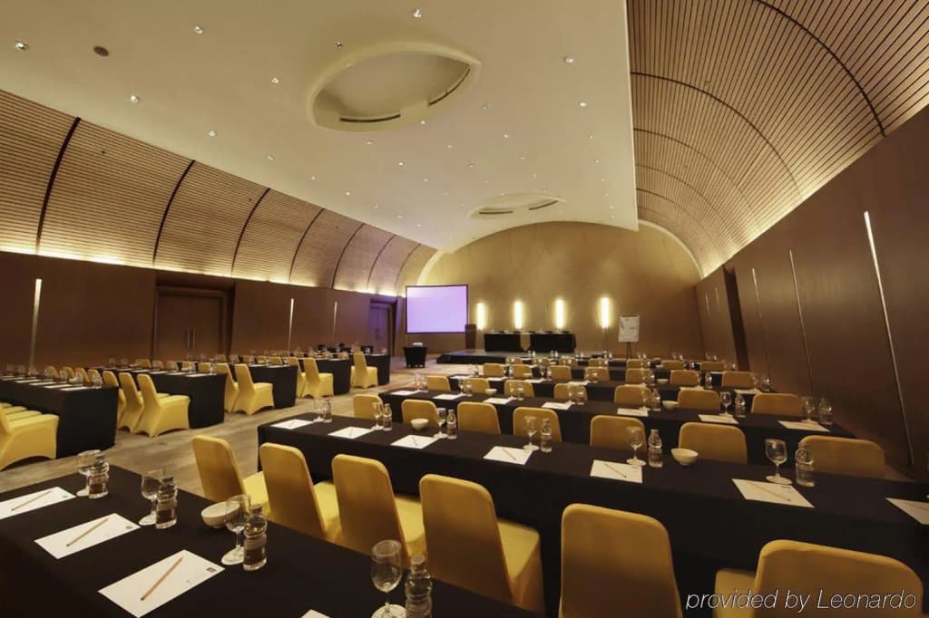 Mövenpick Hotel Jakarta City Centre - photo 22