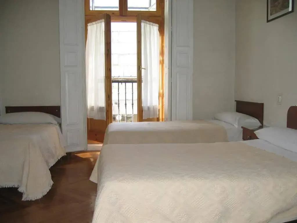 Hostal Tudescos - photo 4