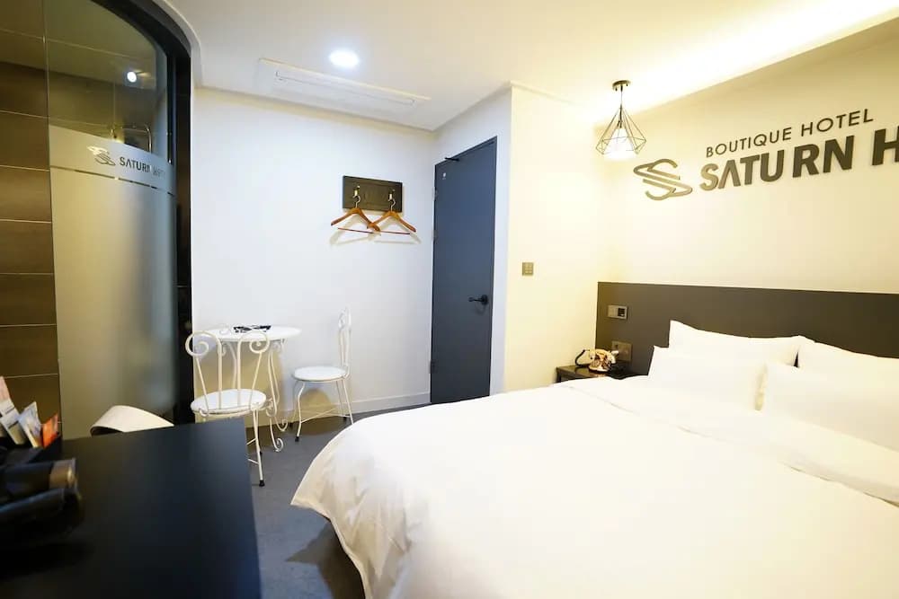 Saturn Hotel - photo 4